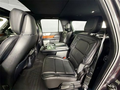 Used 2019 Lincoln Navigator L Reserve image 22