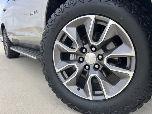 Used 2022 Chevrolet Tahoe LT w/ Luxury Package image 7