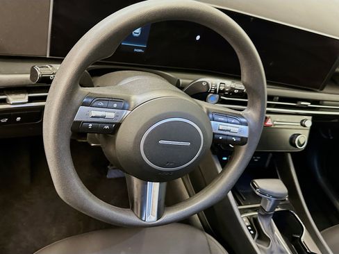 Used 2025 Hyundai Tucson SEL image 18