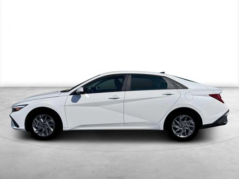 New 2026 Hyundai Elantra Blue image 3