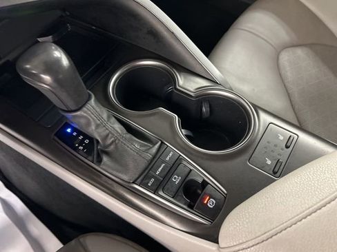 Used 2022 Toyota Camry XSE w/ Carpet Mat Package (TMS) AWD/4WD image 22