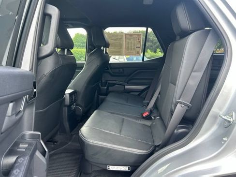 Used 2025 Toyota 4Runner TRD Off-Road Premium AWD/4WD image 16