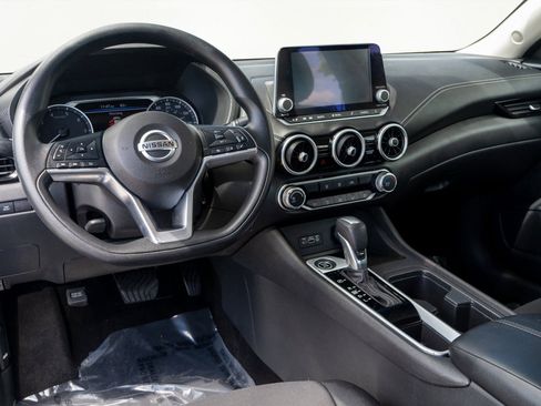 Used 2023 Nissan Sentra SV image 2
