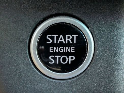 Used 2022 Nissan Rogue Platinum w/ Head-Up Display Package image 22