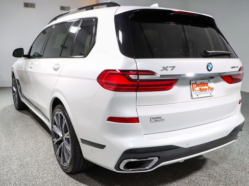 Used 2022 BMW X7 xDrive40i w/ M Sport Package image 9