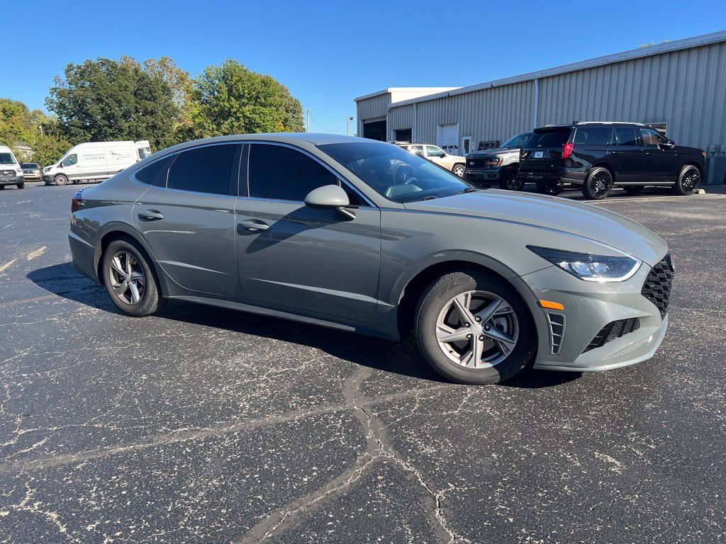 Used 2020 Hyundai Sonata SE FWD image 2