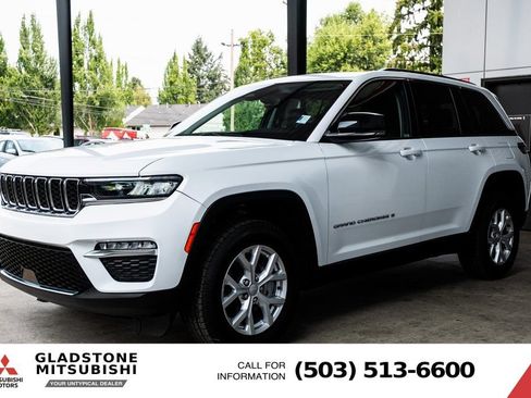 Used 2023 Jeep Grand Cherokee Limited AWD/4WD image 4