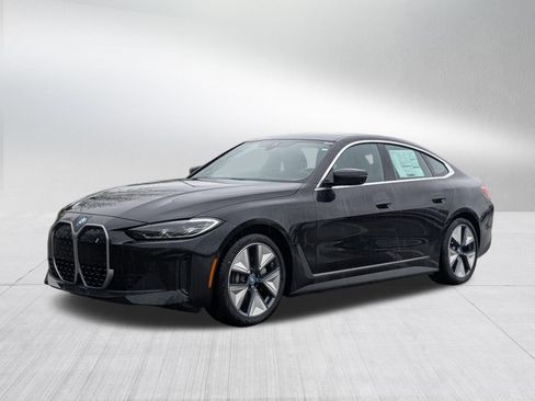 Used 2024 BMW i4 eDrive40 w/ Premium Package RWD image 3