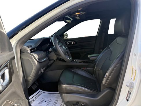 Used 2023 Jeep Compass High Altitude image 9