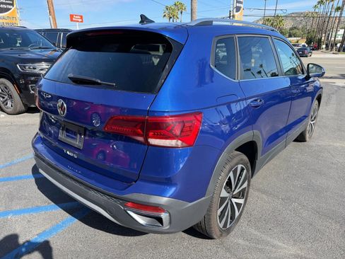 Used 2024 Volkswagen Taos SE image 7