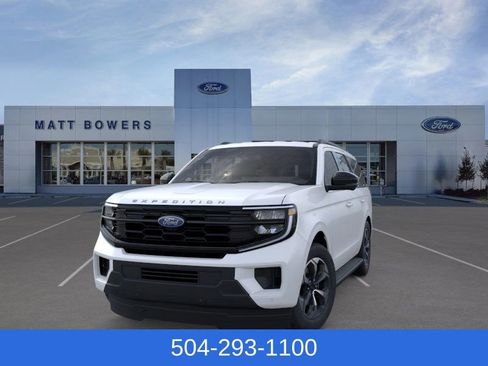 New 2026 Ford Expedition Active RWD image 3