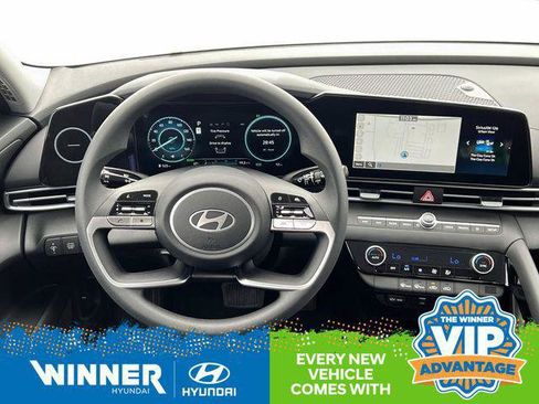 New 2025 Hyundai Elantra Blue image 18