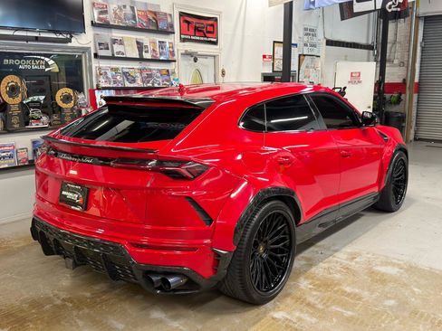 Used 2019 Lamborghini Urus AWD/4WD image 6
