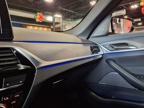 Used 2022 BMW 530i xDrive w/ Premium Package image 22