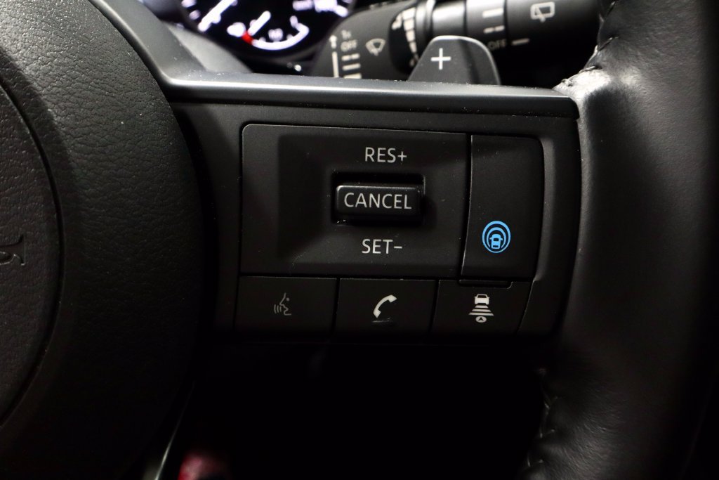 Used 2024 Nissan Pathfinder SV w/ Black Appearance Package AWD/4WD image 29