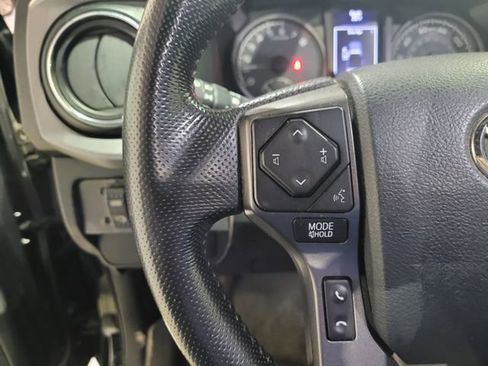 Used 2016 Toyota Tacoma TRD Sport w/ Towing Package image 21