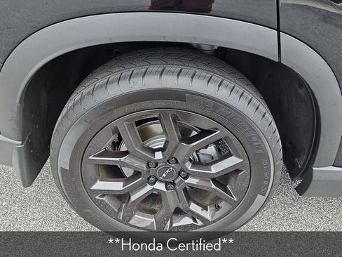 Used 2025 Honda Pilot Touring image 11