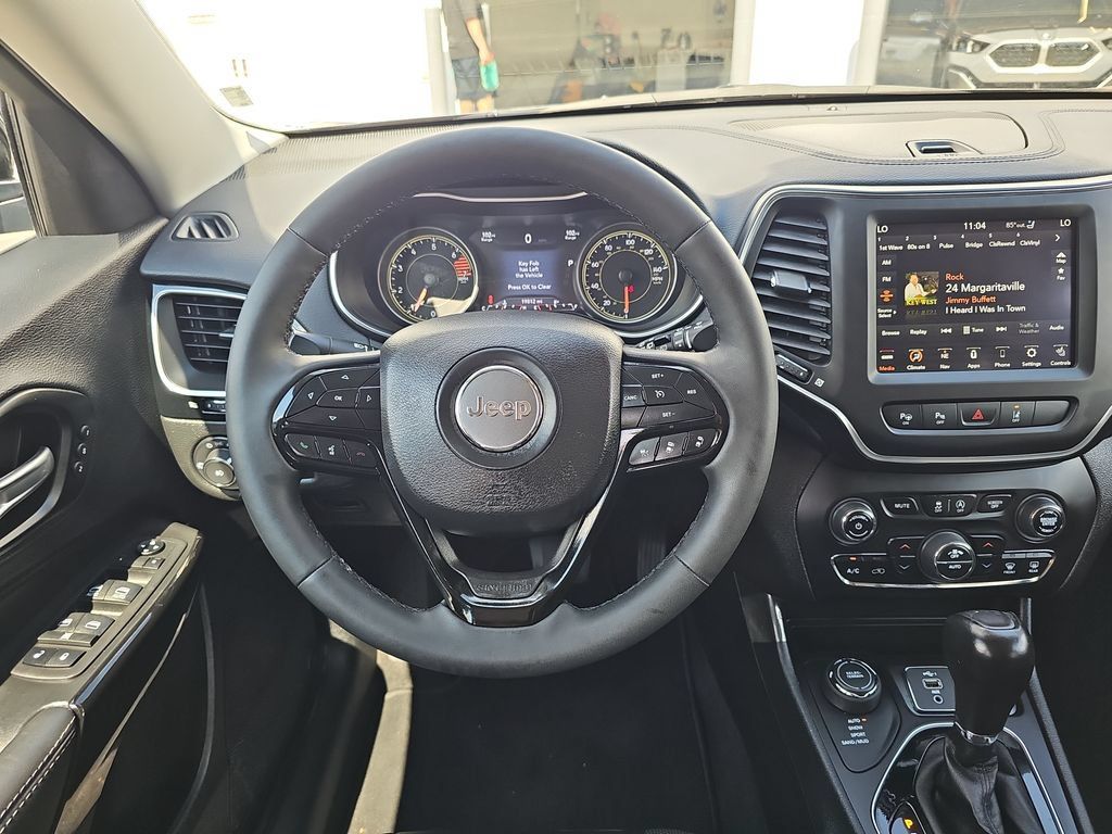 Used 2023 Jeep Cherokee Altitude Lux w/ Lux Elite Package AWD/4WD image 13