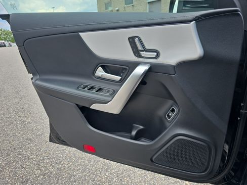 Used 2025 Mercedes-Benz CLA 250 image 23