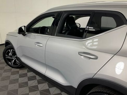 Certified 2025 Volvo XC40 B5 Core AWD/4WD image 31