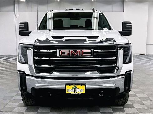 Used 2024 GMC Sierra 3500 SLE w/ SLE Convenience Package image 4