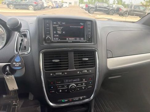 Used 2017 Dodge Grand Caravan GT FWD image 11