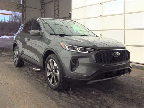 Used 2025 Ford Escape Platinum image 4