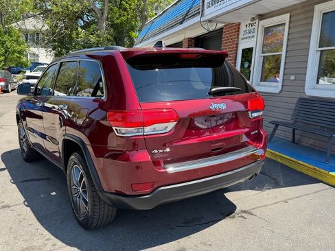 Used 2018 Jeep Grand Cherokee Limited AWD/4WD image 3