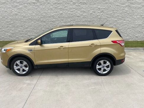 Used 2014 Ford Escape SE image 3