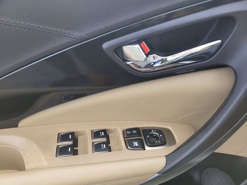 Used 2013 Hyundai Azera FWD image 16