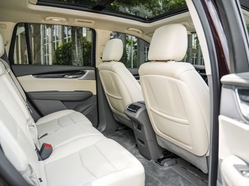 Used 2020 Cadillac XT6 Premium Luxury AWD/4WD image 43