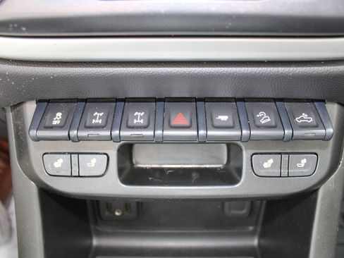 Used 2021 Chevrolet Colorado ZR2 AWD/4WD image 22