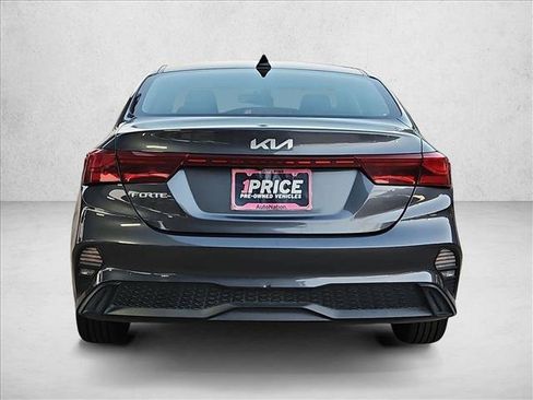 Used 2023 Kia Forte LXS FWD image 7