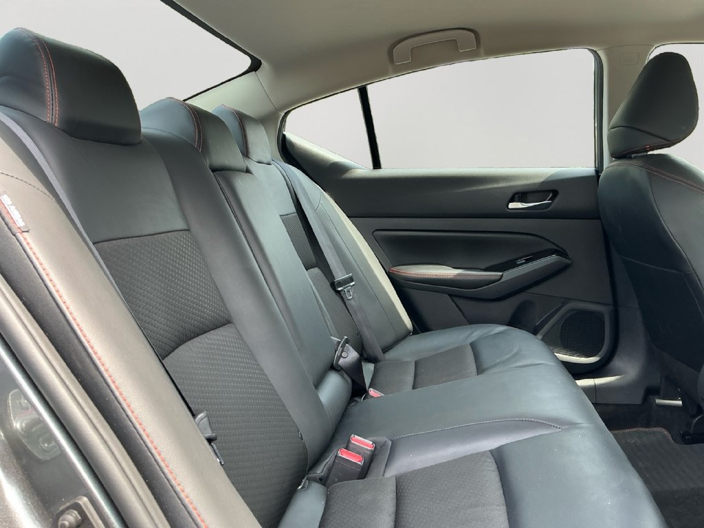Used 2024 Nissan Altima 2.5 SR FWD image 13