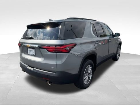 Used 2023 Chevrolet Traverse LT FWD image 7
