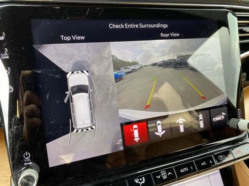 Used 2022 Jeep Grand Wagoneer Series III image 32