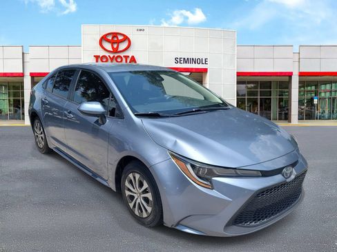 Used 2022 Toyota Corolla LE FWD image 2