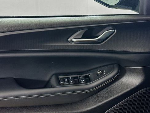 Used 2024 Jeep Grand Cherokee Altitude image 17