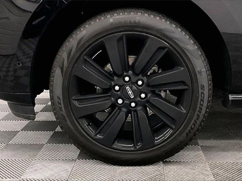 Used 2023 Lincoln Navigator L Reserve w/ Equipment Group 201A image 8
