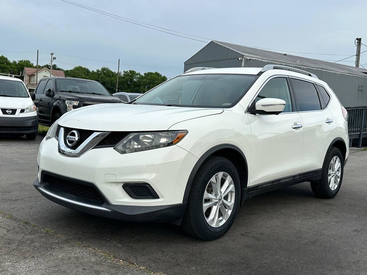 Used 2015 Nissan Rogue SV w/ SV Premium Package FWD image 6