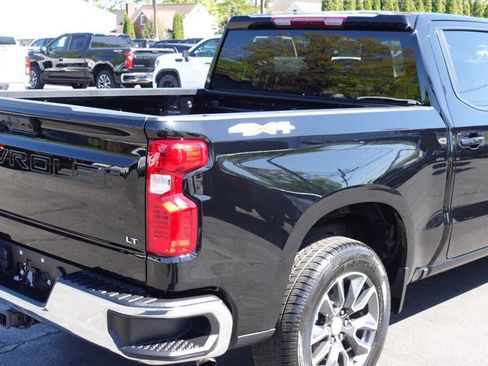 Used 2023 Chevrolet Silverado 1500 LT AWD/4WD image 12