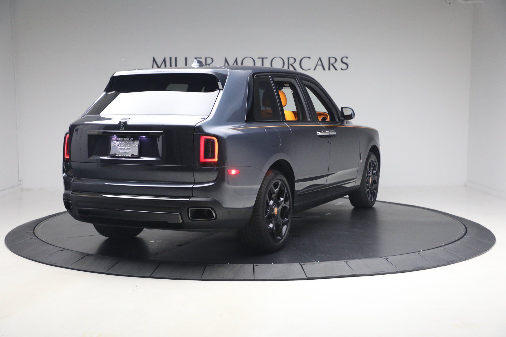 Certified 2024 Rolls-Royce Cullinan Black Badge w/ Driver's Package AWD/4WD image 2