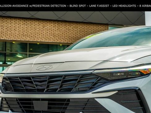Certified 2024 Hyundai Elantra SEL w/ Convenience Package FWD image 2