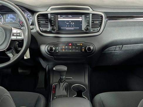 Used 2019 Kia Sorento L FWD image 15