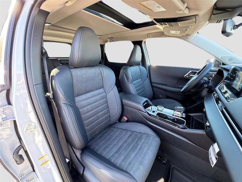 New 2026 Mitsubishi Outlander SE image 28