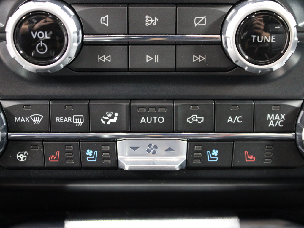 Used 2023 Ford F150 Platinum w/ FX4 Off-Road Package AWD/4WD image 73