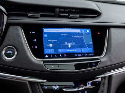 Certified 2025 Cadillac XT5 Premium Luxury w/ Technology Package AWD/4WD image 33