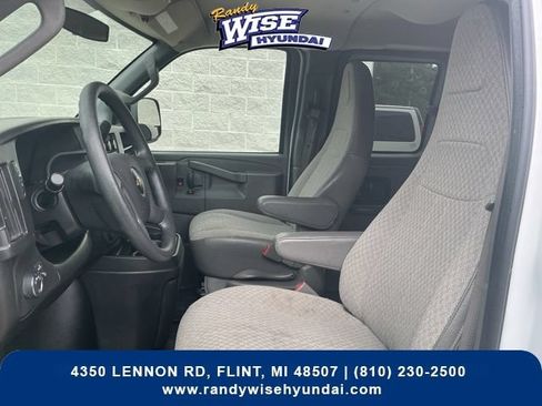 Used 2017 Chevrolet Express 3500 LT w/ LT Preferred Equipment Group RWD image 10