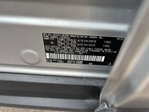 Used 2022 Toyota RAV4 XLE Premium AWD/4WD image 15