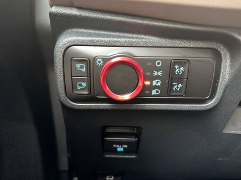 Used 2023 Ford Bronco Wildtrak image 5